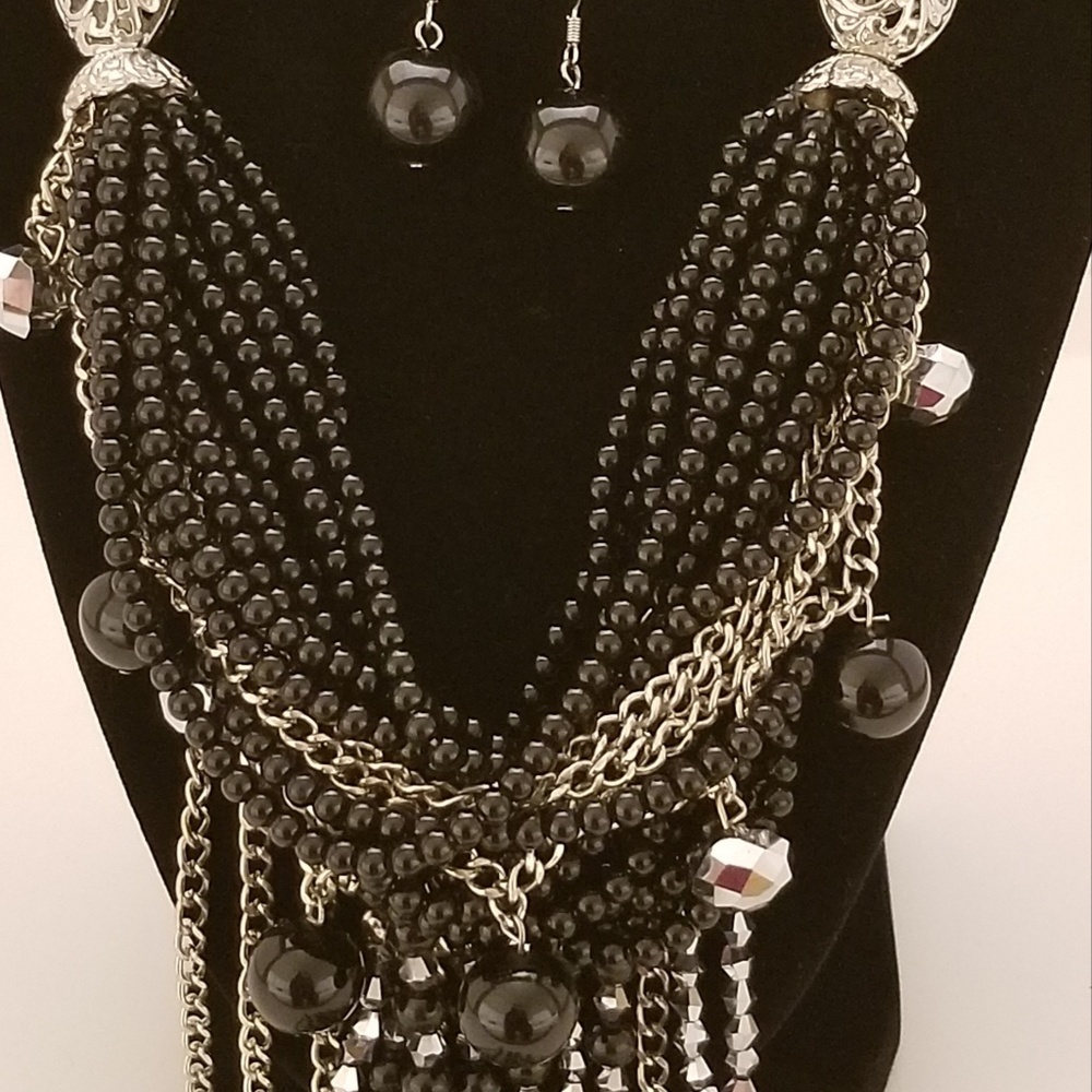 Handmade beautiful beaded drop necklace